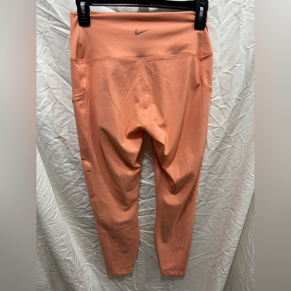 Nike Dri-FIT Leggings in Coral - Picture 4 of 7